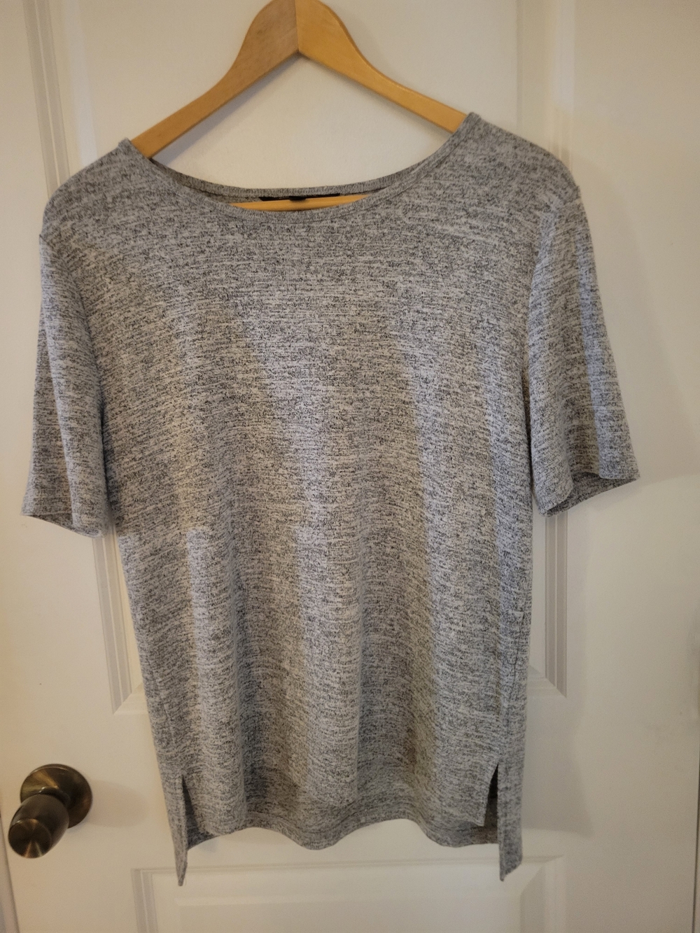 Banana Republic Light Heather Gray Scoop-Neck Short Sleeve Sweater